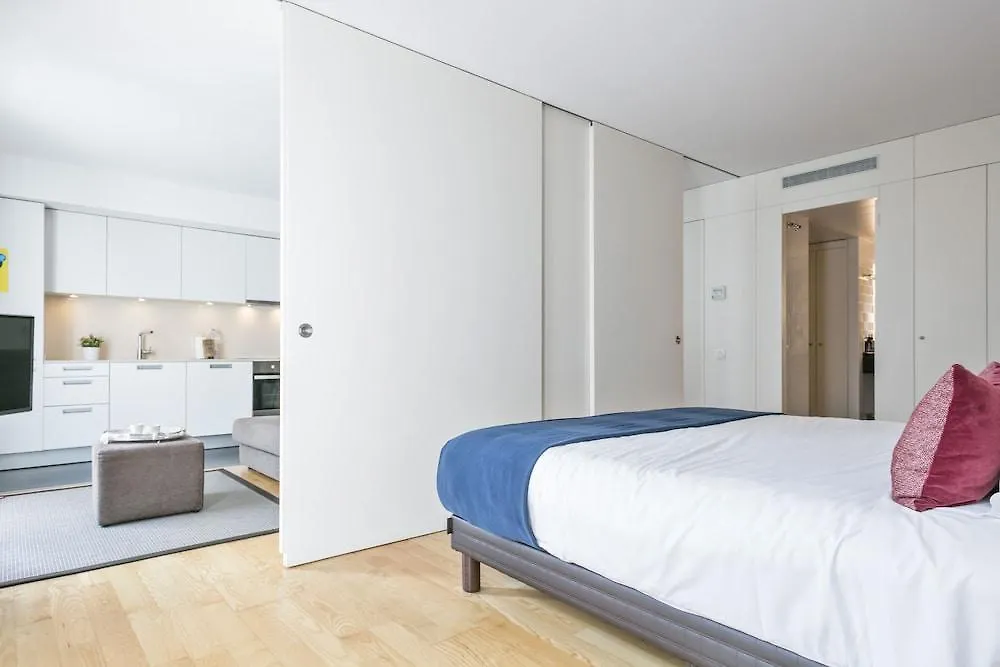 Lugaris Beach Barcelona 0*,